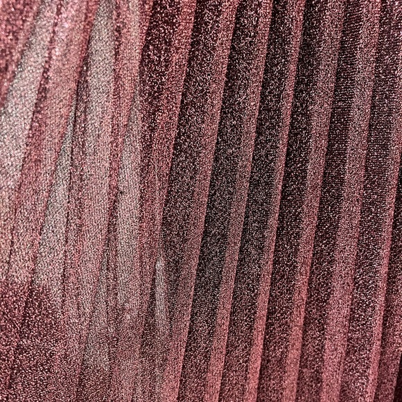 Chelsea 28 Shimmery Pink Pleated Sparkle Skirt in Size Small - Picture 4 of 10